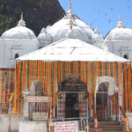 मुखबा से गंगोत्री के लिए रवाना हुई मां गंगा की डोली, कल खुलेंगे धाम के कपाट