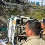 हादसा: मसूरी में माल रोड से दून मार्ग पर ट्रक गिरा, टिहरी गढ़वाल निवासी चालक की मौत