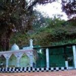 देहरादून में रिजर्व फॉरेस्ट में बनी 7 मजारों पर चली जेसीबी