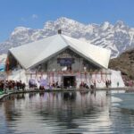 हेमकुंड साहिब में बर्फबारी, पर्वतीय जिलों में बारिश का रेड और ऑरेंज अलर्ट