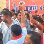 बजरंग दल की शौर्य जागरण यात्रा में शामिल हुए मुख्यमंत्री धामी, तलवार लहराने पर हंगामा