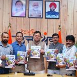 मुख्यमंत्री धामी ने उत्तरांचल प्रेस क्लब की स्मारिका ‘गुलदस्ता’का किया लोकार्पण